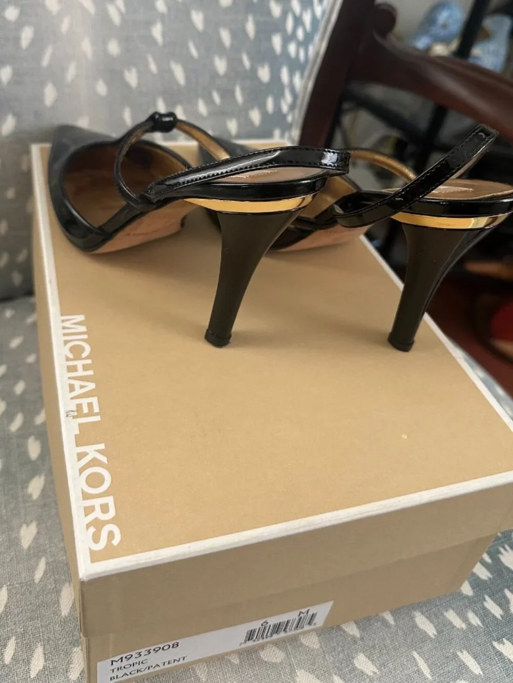Michael Kors Black Patent Leather Pointed-Toe Heels – Size 6